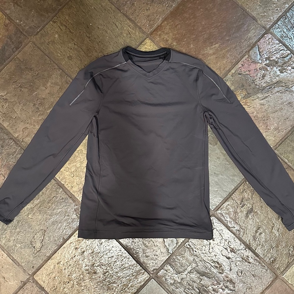 Lululemon fitted long sleeve shirt , Size M